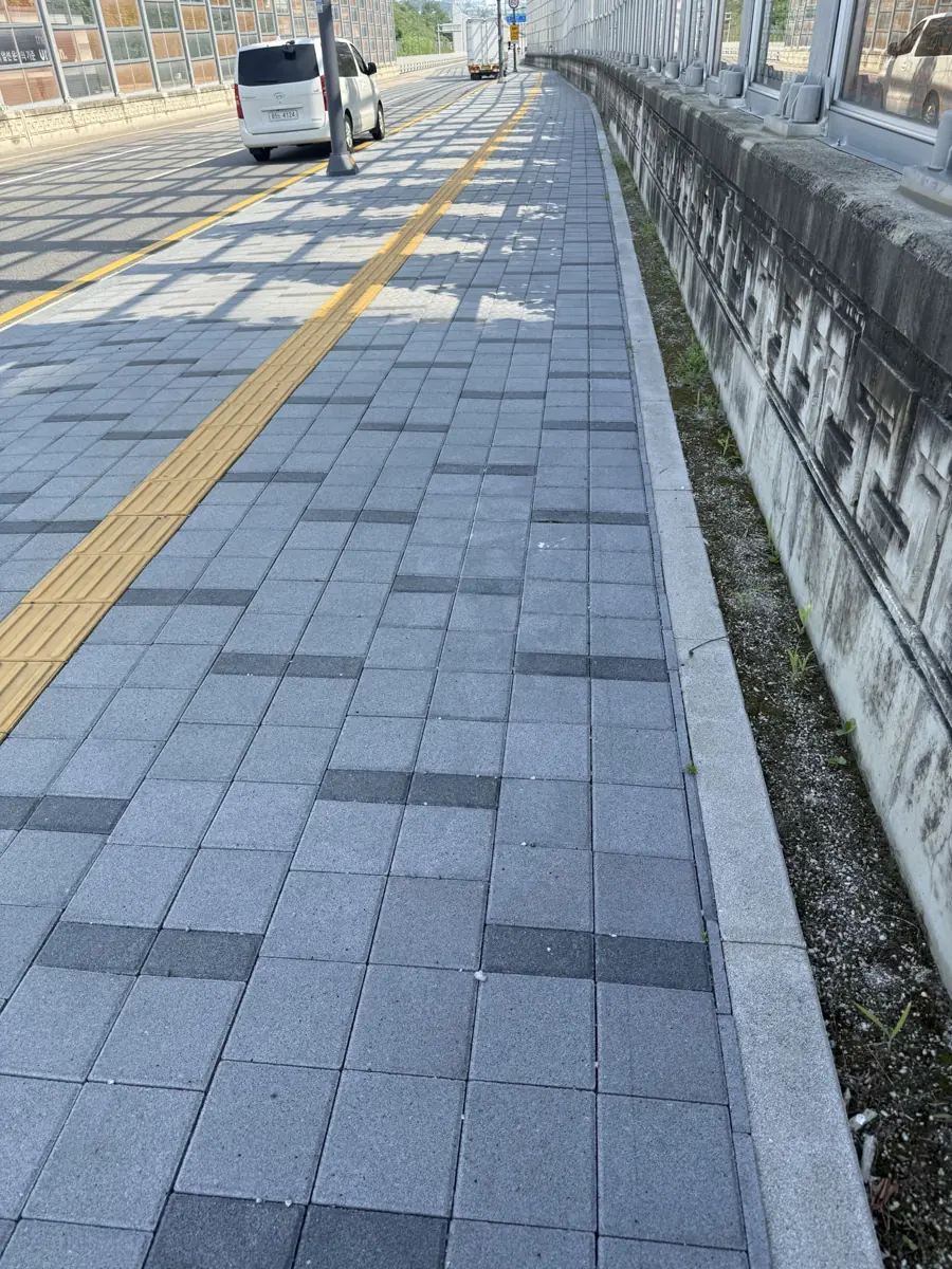 보도블럭시공 연관 서비스 보도블럭 단가표 현장 사진